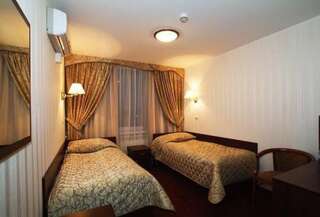Гостиница Озеры Озёры Улучшенный двухместный номер с 2 отдельными кроватями-1